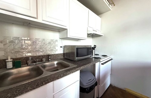 Detroit Apartamento | Downtown: Neo-Deco Industrial Loft
