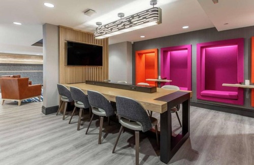 Downtown Oakland Casa | Downtown Oakland room close to San Francisco