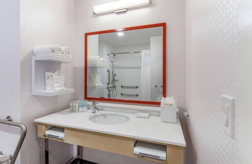 Downtown Oakland Casa | Downtown Oakland room close to San Francisco