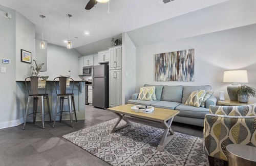 Ocean Springs Condominio | Downtown Ocean Springs, Spanish Trail Lofts - East Suite