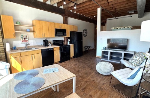 Fargo Apartamento | Downtown- Off Broadway- 1 bedroom Suite 202 Pet Friendly!