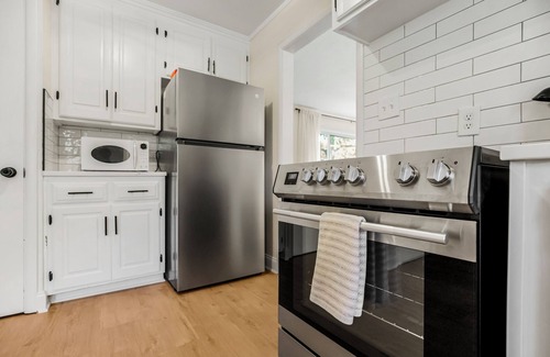 Overland Park Casa | Downtown Overland Park Home