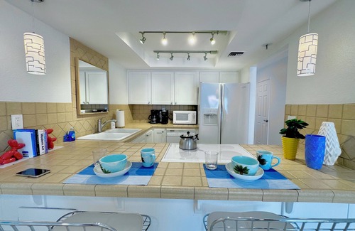 Baristo Condominio | Downtown Palm Springs Holiday Loft – New Decor, View Patio, S/W Pools