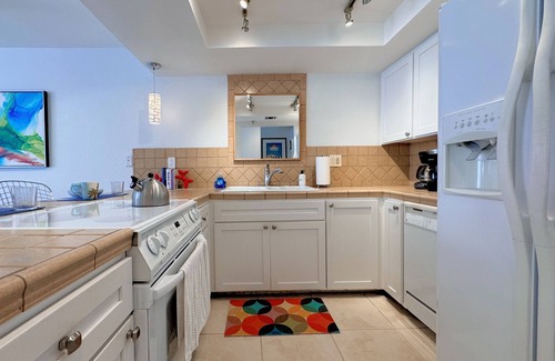 Baristo Condominio | Downtown Palm Springs Holiday Loft – New Decor, View Patio, S/W Pools