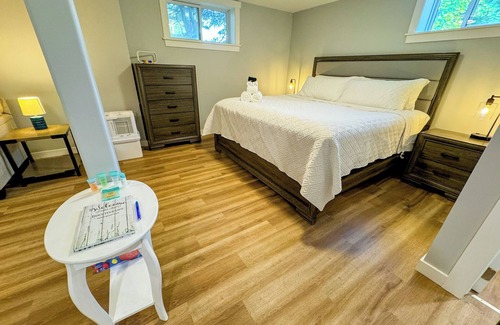Charlottetown Apartamento | Downtown-Parking-King-WiFi7-Self-Check-In