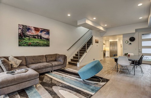 Central City Casa | Downtown ✦ Perfect Location ✦ Hot Tub & Sauna ✦ Garage ✦ Private Yard ✦ Pinball