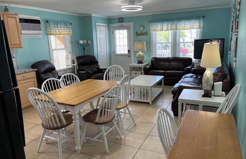 Ocean City Condominio | 🏖️ Downtown 🐶 Pet Friendly 🐳 2 Bedroom 🐬 Pool 🐚 WiFi 🦞 Beach - 2 blocks