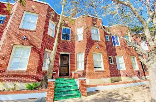 Central City Apartamento | Downtown+PetsOK+Amercn Bk Center+Extd Stay Discts