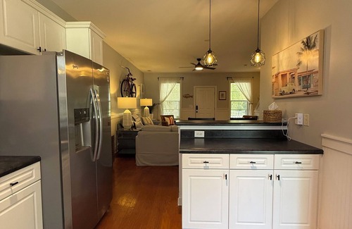 Wilmington Casa | Downtown PVT Parking Orange Street Retreat