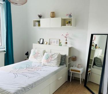 Sint-Jans-Molenbeek Apartamento | Downtown Quiet and Peacefull Apartment