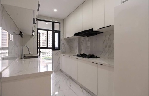 Huangpu Apartamento | Eastern Hub - Super Rare 4-Bedroom APT, Yuyuan Garden within walkin distance