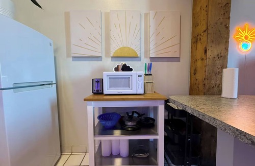 Detroit Apartamento | Downtown: River’s Edge Industrial Loft