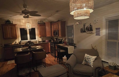 New Bern Casa | Downtown Riverside Lighthouse