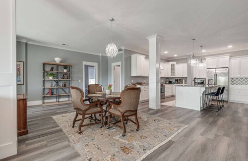 Smithville Apartamento | Downtown's NEWEST AIRBNB "THE FIDDLE" !!!