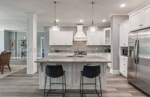Smithville Apartamento | Downtown's NEWEST AIRBNB "THE FIDDLE" !!!