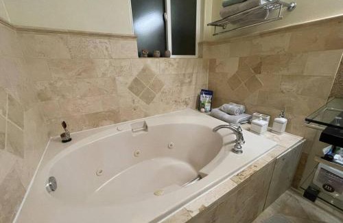 Grant Hill Casa | Downtown San Diego Spacious Home