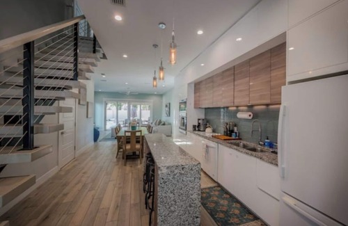 Central Sarasota Casa | Downtown Sarasota Home w/Yard + Firepit
