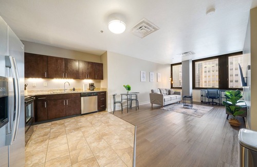 Downtown Pittsburgh Apartamento | Downtown Sky High Luxury - 10TH FLOOR - PRIME LOCATION - Gym Terrace Roku