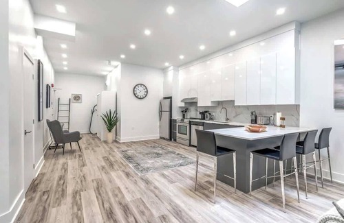 Downtown Montreal Apartamento | Downtown| Spacious 5 Beds |5 min Bell Centre
