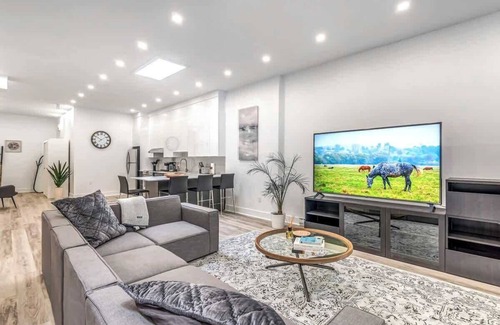 Downtown Montreal Apartamento | Downtown| Spacious 5 Beds |5 min Bell Centre