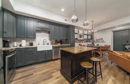 Winston - Salem Condominio | Downtown Speakeasy Condo