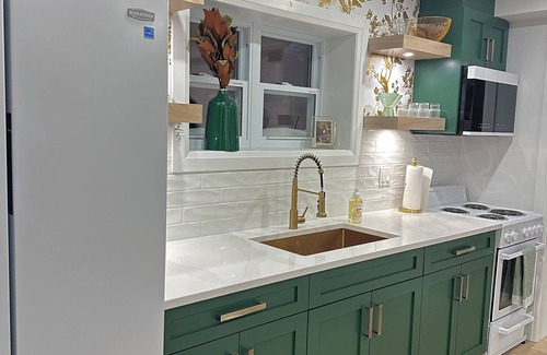 Stratford Apartamento | Downtown Stratford’s Luxury 2 BDR Suite with Kitchen *BRAND NEW*