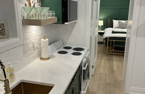 Stratford Apartamento | Downtown Stratford’s Luxury 2 BDR Suite with Kitchen *BRAND NEW*