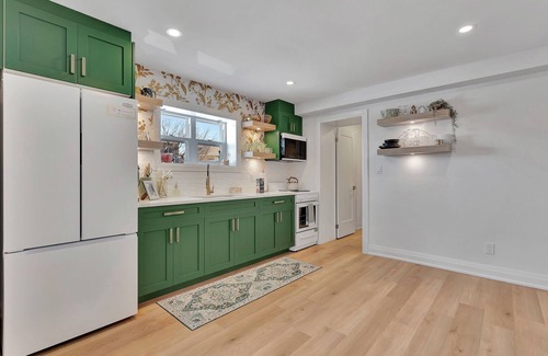 Stratford Apartamento | Downtown Stratford’s Luxury 2 BDR Suite with Kitchen *BRAND NEW*