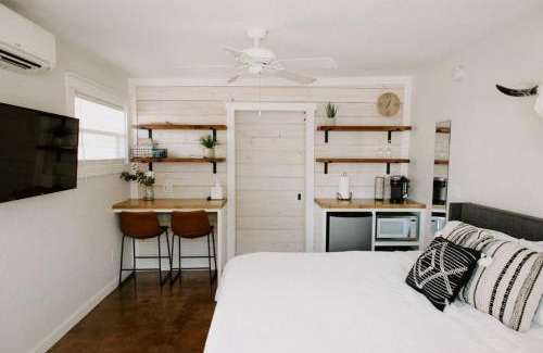 Wimberley Hotel | Downtown Studio 3 at Beer Ranch Project Inn