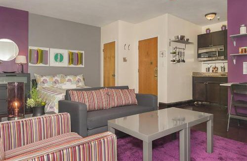 Theatre District Apartamento | Downtown Studio Apt, Lots Of Natural Light