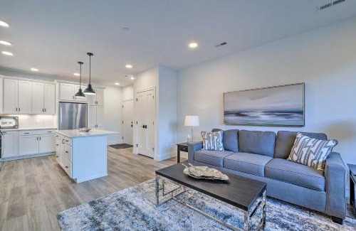 Traverse City Apartamento | Downtown Traverse City Condo Less Than half Mi to Beach!