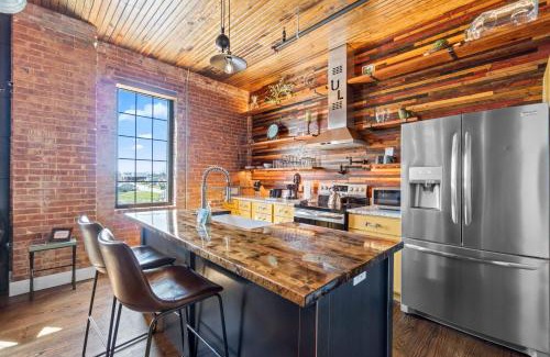 Perryville Apartamento | Downtown Urban Loft above Restaurants #5