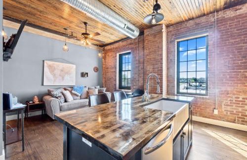 Perryville Apartamento | Downtown Urban Loft above Restaurants #5