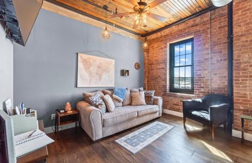 Perryville Apartamento | Downtown Urban Loft above Restaurants #5