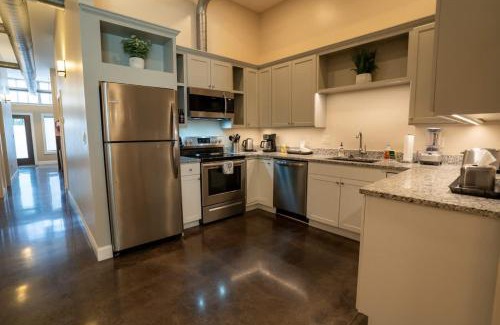 Roanoke Apartamento | Downtown Urban Retreat 6 Beds Perfect for Groups