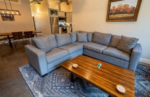 Roanoke Apartamento | Downtown Urban Retreat~ 6 Beds ~Perfect for Groups