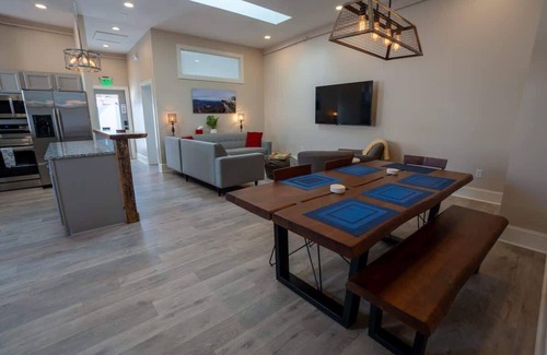 Roanoke Apartamento | Downtown Urban Retreat~ 6 Beds ~Perfect for Groups
