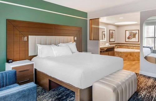 Las Vegas Strip Complejo | Downtown Vegas, Full Kitchen, Luxurious Resort-1 Bedroom at Flamingo by Hilton
