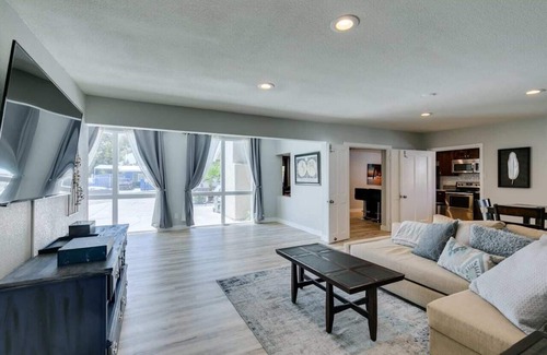 Rancho Oakey Casa | EXCELENTE PARA GRUPOS EN EL CENTRO DE LAS VEGAS
