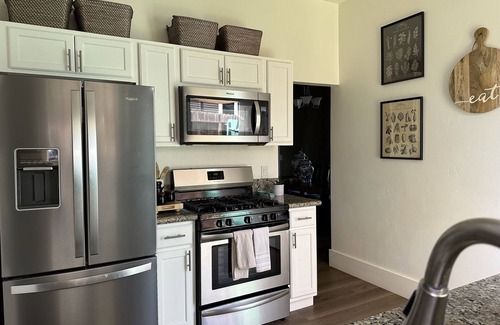 Logan Heights Cabaña | Downtown Victorian Cottage - Historical American Landmark