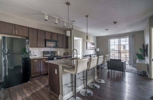 Downtown Columbus Apartamento | Downtown Views from a Stylish 2BR with Balcony
