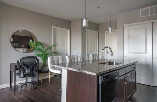 Downtown Columbus Apartamento | Downtown Views from a Stylish 2BR with Balcony