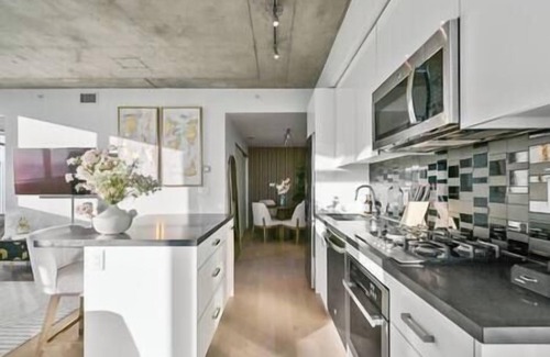 Beltline Apartamento | Downtown Views | Gym | UG Park | Interior Designed