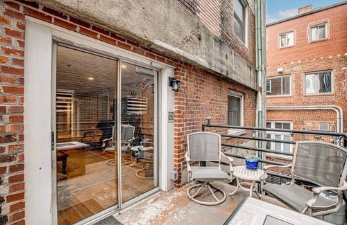 Winston - Salem Apartamento | Downtown Winston-Salem! The Frequent Flyer!