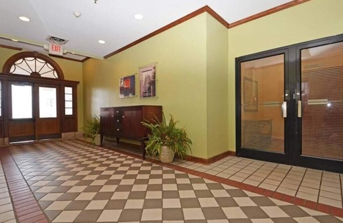 Winston - Salem Apartamento | Downtown Winston-Salem! The Frequent Flyer!