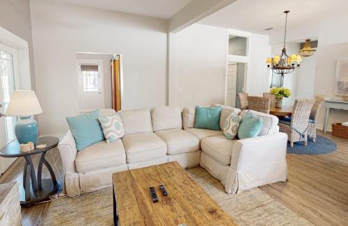 Seacrest Casa | Downward Dog