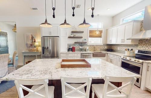 Seacrest Casa | Downward Dog