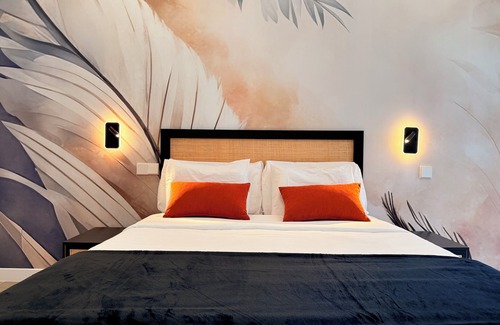 Puerta del Angel Apartamento | dozzZe Madrid Río