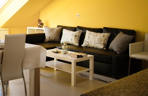 Sarria Apartamento | dpCristal Ático Vistas al Camino