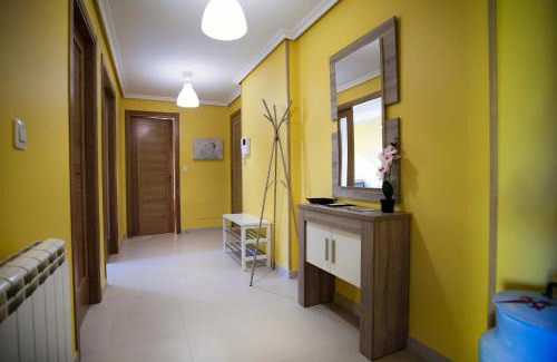 Sarria Apartamento | dpCristal Ático Vistas al Camino